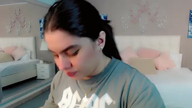 maddissonivanova online show from April 3, 2026, 7:12 pm