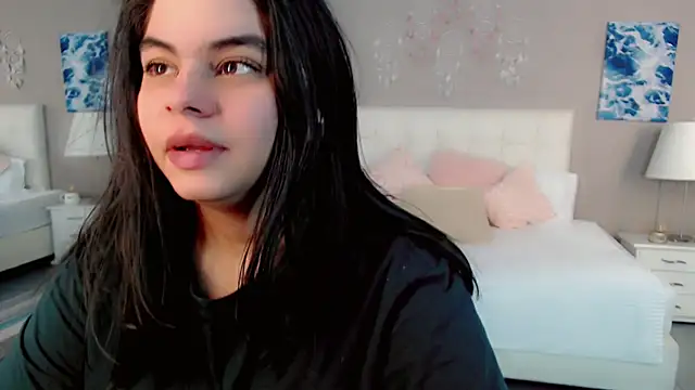 maddissonivanova online show from April 4, 2026, 7:00 pm