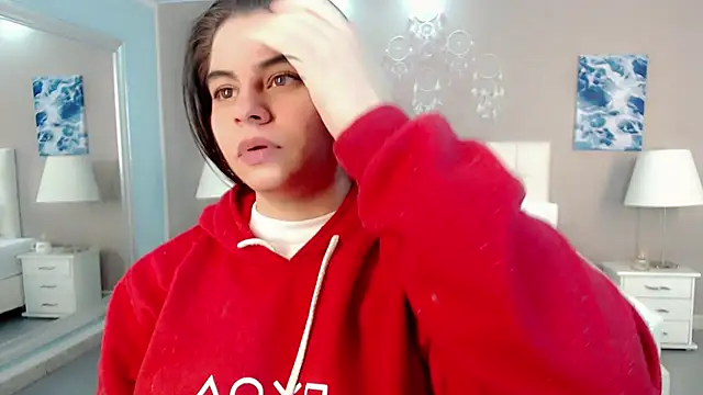 maddissonivanova online show from April 10, 2026, 7:07 pm