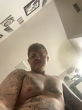 Snapshot of Bwcgoonie chatting on October 26, 2025, 5:24 am Bwcgoonie online show from October 26, 2025, 5:24 am