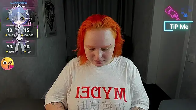 Looly Rise online show from September 12, 2025, 6:13 am