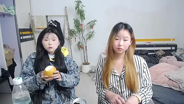 Snapshot of Babygirls523 chatting on October 20, 2025, 2:50 pm Babygirls523 online show from October 20, 2025, 2:50 pm