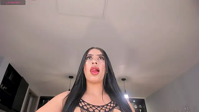 LeahLombardi  online show from March 17, 2026, 3:44 am