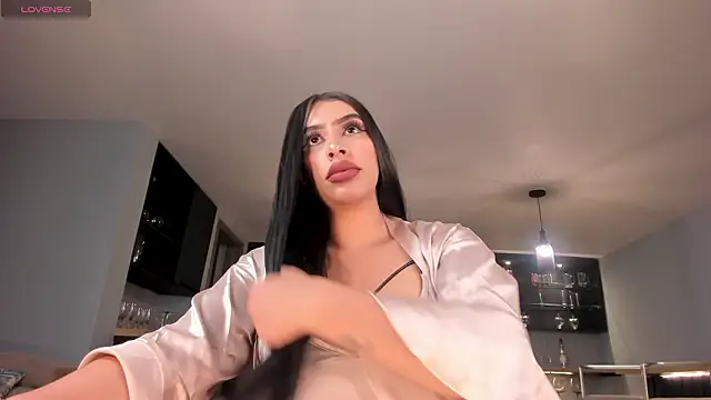 LeahLombardi  online show from March 19, 2026, 3:32 am