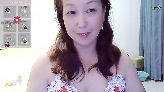 -yiyi11 online show from September 22, 2025, 11:23 am