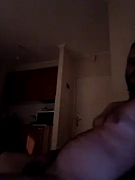 Snapshot of Makis09 chatting on September 13, 2025, 11:04 pm Makis09 online show from September 13, 2025, 11:04 pm