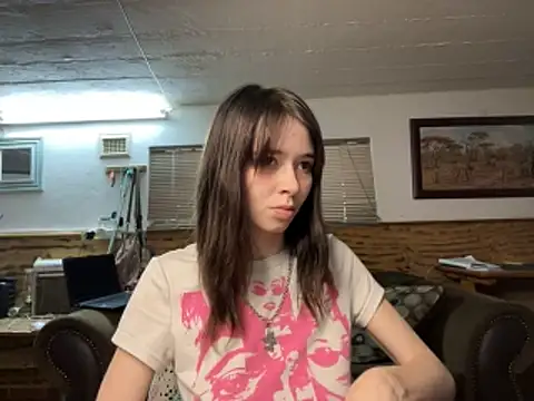 Snapshot of the_holy_t chatting on October 25, 2025, 3:40 pm the holy t online show from October 25, 2025, 3:40 pm