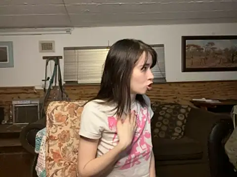 Snapshot of the_holy_t chatting on October 26, 2025, 7:20 pm the holy t online show from October 26, 2025, 7:20 pm