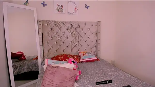 Snapshot of bonniebakerz1 chatting on November 18, 2025, 9:30 pm bonniebakerz1 online show from November 18, 2025, 9:30 pm