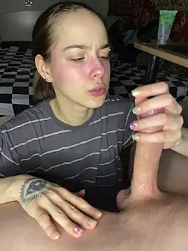 Snapshot of Flare0n chatting on March 10, 2026, 12:54 pm Flare0n online show from March 10, 2026, 12:54 pm