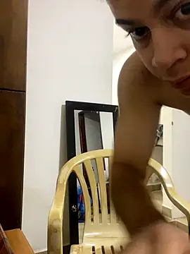 dominant boy77 online show from October 28, 2025, 12:41 pm