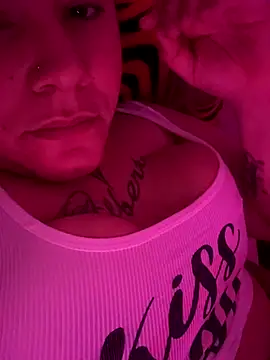 valen1891 online show from October 27, 2025, 3:10 am