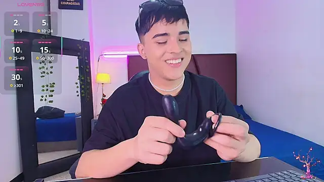 Lucass love online show from October 27, 2025, 4:44 pm