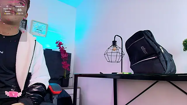 Lucass love online show from March 10, 2026, 12:43 pm