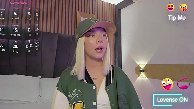 CleoWhite online show from September 24, 2025, 6:17 am