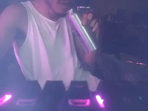 Snapshot of Veww1313 chatting on November 13, 2025, 2:10 am Veww1313 online show from November 13, 2025, 2:10 am