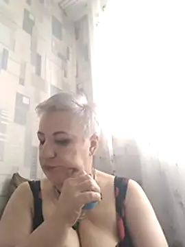 StarNicole online show from April 8, 2026, 7:08 am