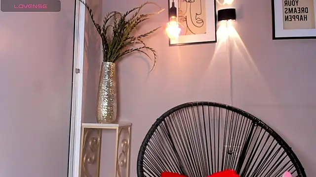 dulce fiore07 online show from November 5, 2025, 12:49 pm