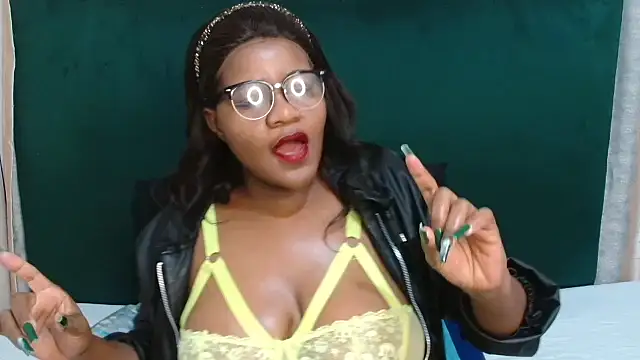 Snapshot of ChubbyBitch26 chatting on July 20, 2026, 9:28 pm ChubbyBitch26 online show from July 20, 2026, 9:28 pm