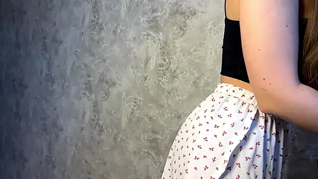 Snapshot of LushMira chatting on October 8, 2025, 10:57 am LushMira online show from October 8, 2025, 10:57 am