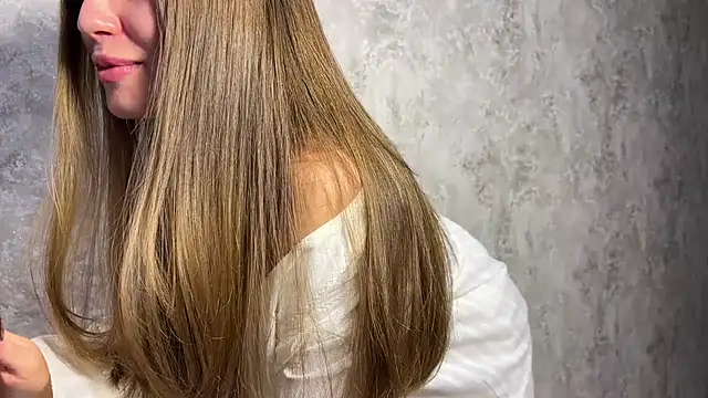 Snapshot of LushMira chatting on October 26, 2025, 2:39 am LushMira online show from October 26, 2025, 2:39 am