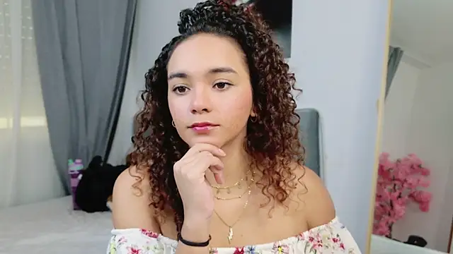 Taylor Tina online show from October 19, 2025, 12:17 pm