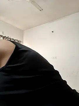 Snapshot of MISS_RIYA14 chatting on October 31, 2025, 6:25 am MISS RIYA14 online show from October 31, 2025, 6:25 am