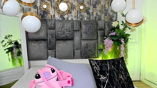 Snapshot of PatyLawrence chatting on February 5, 2026, 4:17 am PatyLawrence online show from February 5, 2026, 4:17 am