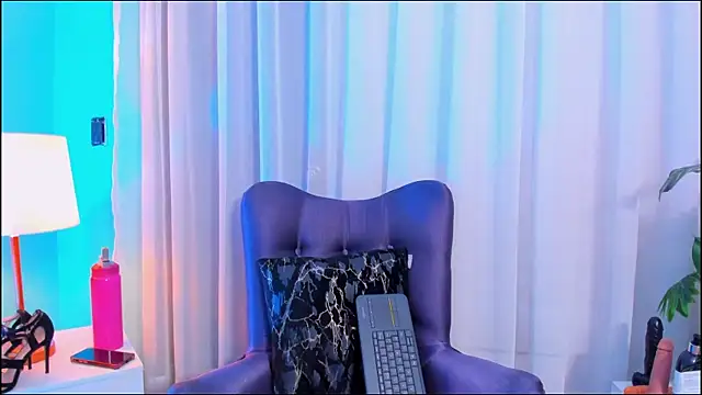 Snapshot of PatyLawrence chatting on February 24, 2026, 4:10 am PatyLawrence online show from February 24, 2026, 4:10 am