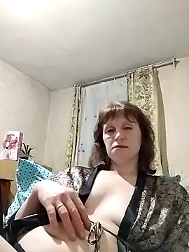 Flower2931 online show from March 1, 2026, 8:00 pm