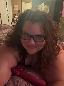 Snapshot of Fatpussybigass chatting on May 10, 2026, 3:44 am Fatpussybigass online show from May 10, 2026, 3:44 am
