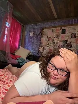 Snapshot of Fatpussybigass chatting on May 23, 2026, 10:14 pm Fatpussybigass online show from May 23, 2026, 10:14 pm