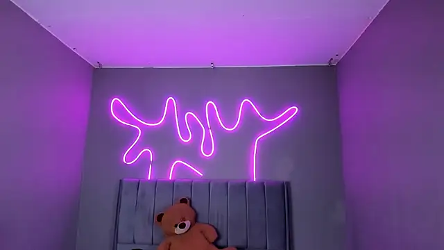 Sabrina bloom online show from September 9, 2025, 1:43 pm