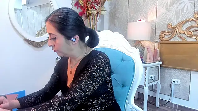 Snapshot of Scarlet__Milff chatting on February 10, 2026, 2:54 pm Scarlet Milff online show from February 10, 2026, 2:54 pm