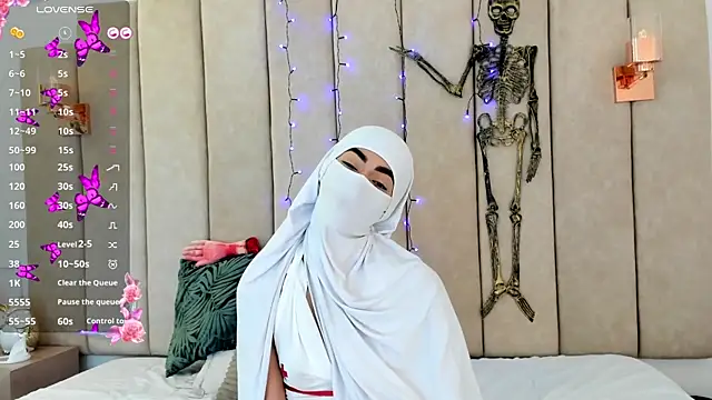 Snapshot of _Zahiira_ chatting on October 31, 2025, 12:06 pm Zahiira online show from October 31, 2025, 12:06 pm