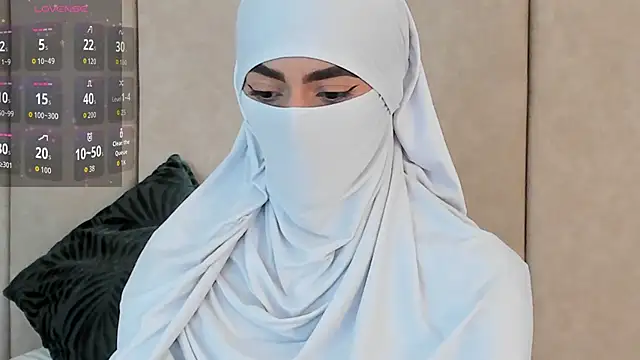 Snapshot of _Zahiira_ chatting on November 18, 2025, 12:09 pm Zahiira online show from November 18, 2025, 12:09 pm