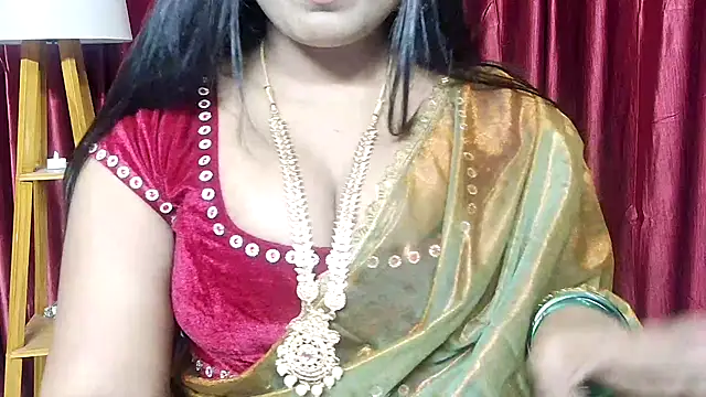 Webrowncouple online show from November 10, 2025, 3:11 pm