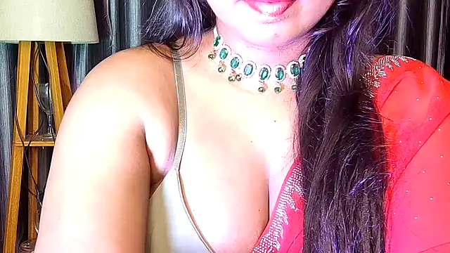 Webrowncouple online show from March 17, 2026, 5:27 pm