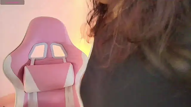 Snapshot of kute_jess chatting on May 5, 2026, 6:49 pm kute jess online show from May 5, 2026, 6:49 pm