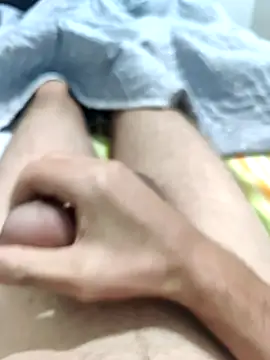 emrekzlk52 online show from October 2, 2025, 8:38 pm