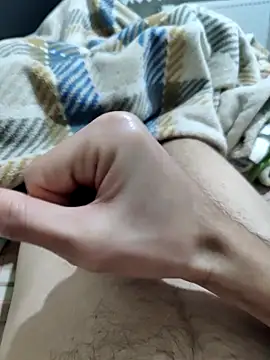 emrekzlk52 online show from March 27, 2026, 11:37 pm