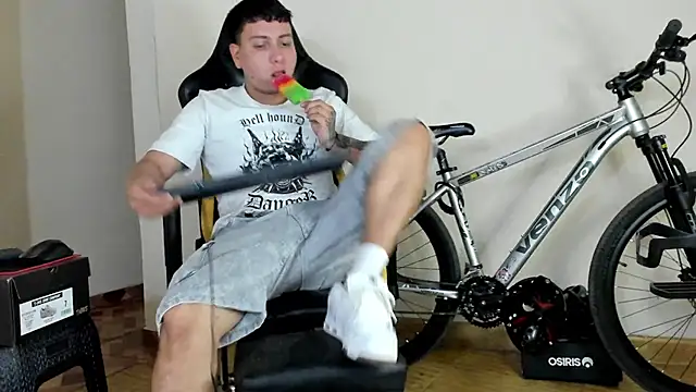 Snapshot of HELLSTAR chatting on October 19, 2025, 8:26 am HELLSTAR online show from October 19, 2025, 8:26 am