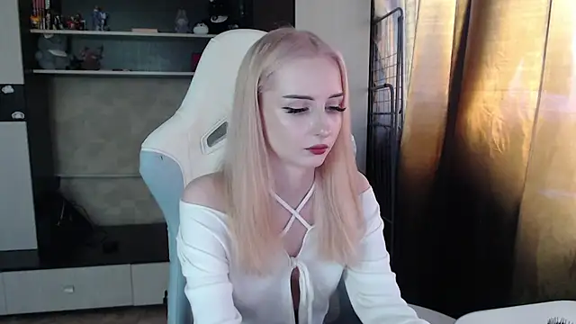 Cutti Crystal online show from March 30, 2026, 1:39 am