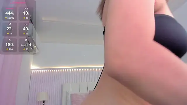 Snapshot of Alissa_piee chatting on September 22, 2025, 12:56 am Alissa piee online show from September 22, 2025, 12:56 am