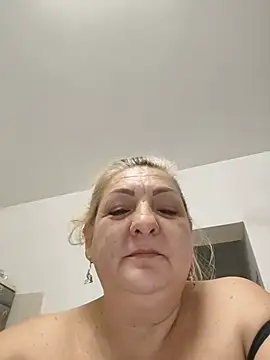 clarabbw47 online show from June 13, 2026, 11:02 pm