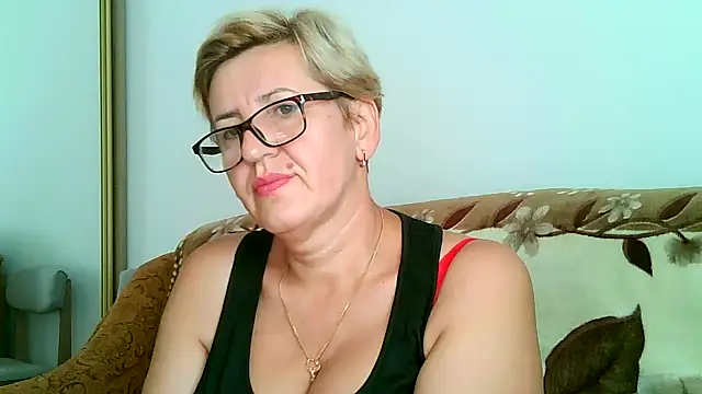Snapshot of Dana4921 chatting on September 12, 2025, 1:22 pm Dana4921 online show from September 12, 2025, 1:22 pm