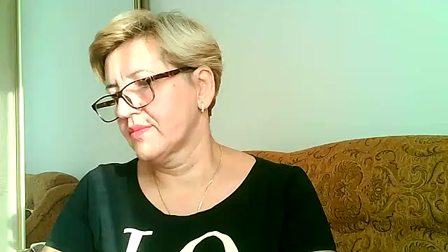 Dana4921 online show from October 6, 2025, 2:36 pm