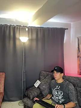 j deex online show from October 13, 2025, 3:34 pm