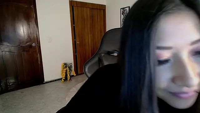 Mia 1120 online show from October 24, 2025, 2:24 pm