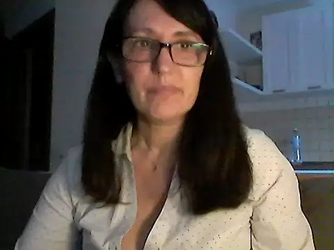 Elena48324 online show from May 18, 2026, 5:19 pm